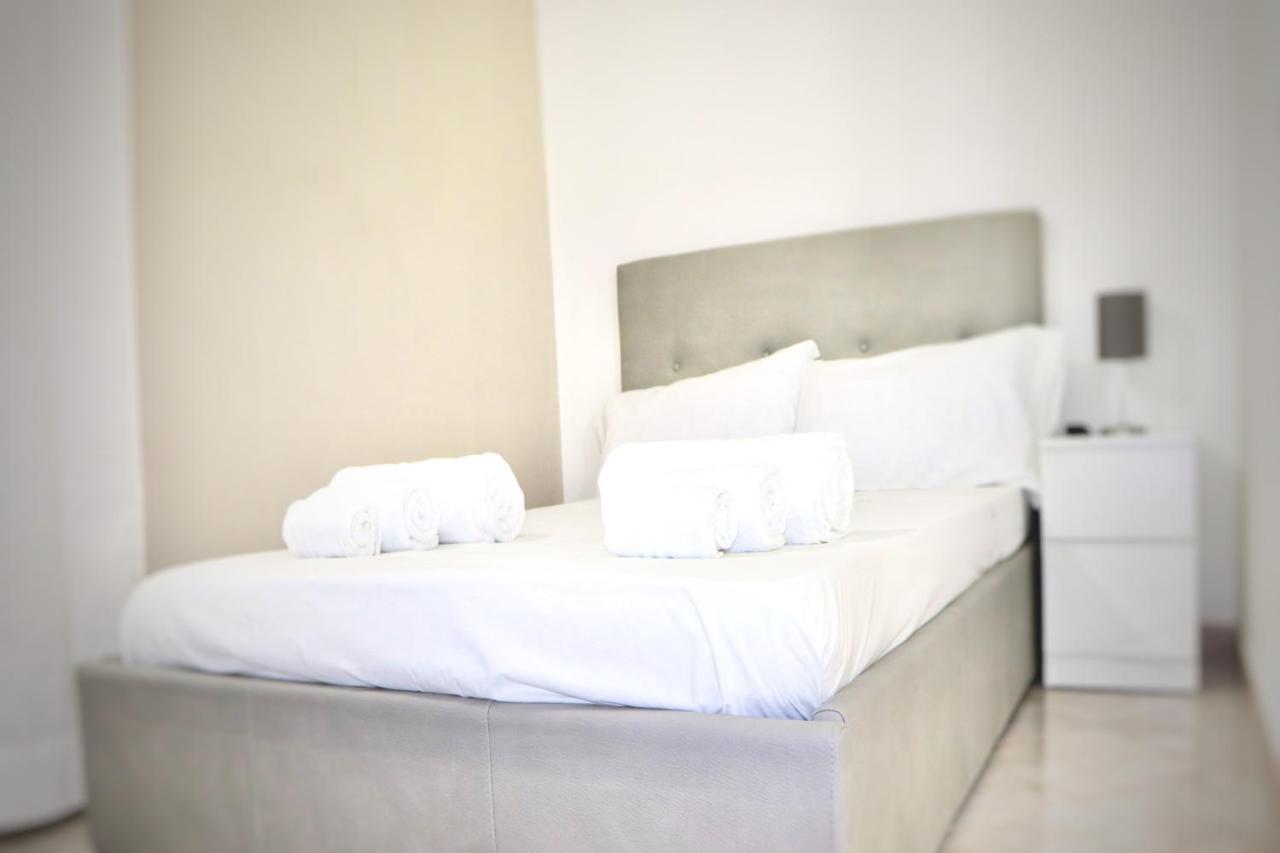 House Relax Apartment Centro Di Napoli Luaran gambar