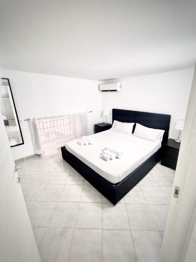 House Relax Apartment Centro Di Napoli Luaran gambar