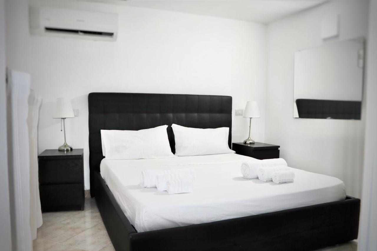 House Relax Apartment Centro Di Napoli Luaran gambar