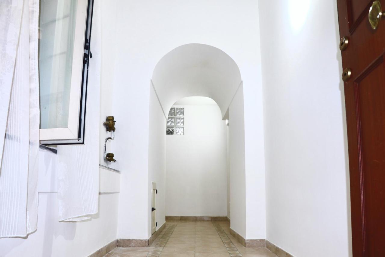 House Relax Apartment Centro Di Napoli Luaran gambar